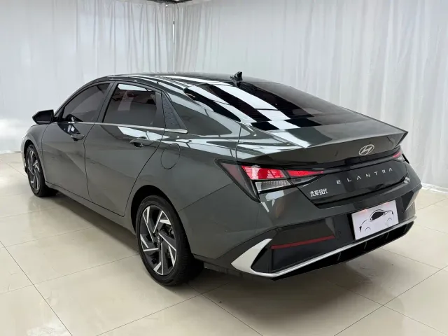 Hyundai Elantra — Фото автомобиля 4