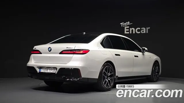 BMW 7 Series G70 — Фото автомобиля 2