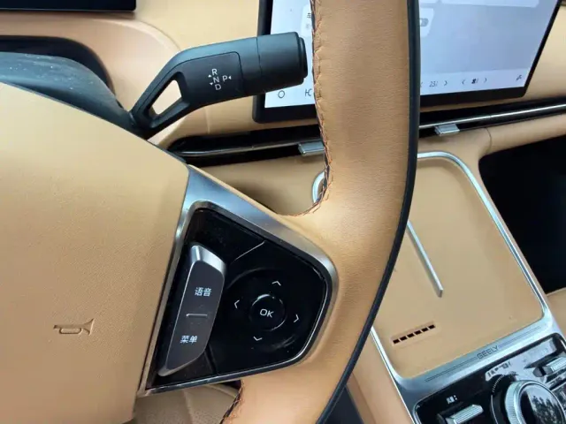 Geely Galaxy Starship 7 EM-i — Фото автомобиля 10