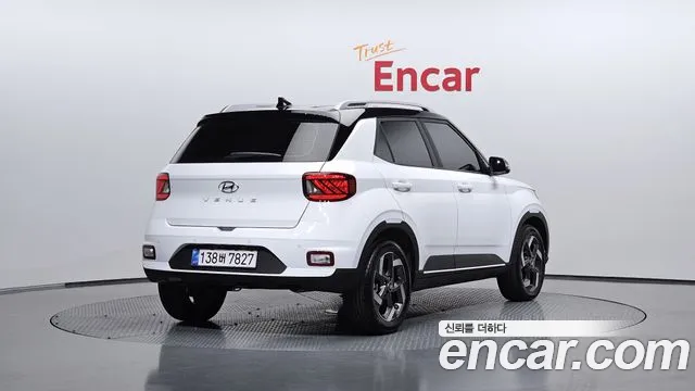 Hyundai Venue — Фото автомобиля 2