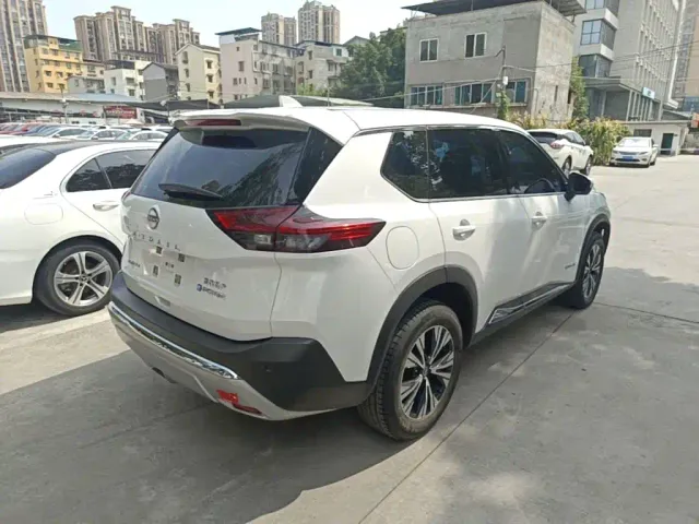 Nissan X-Trail — Фото автомобиля 4