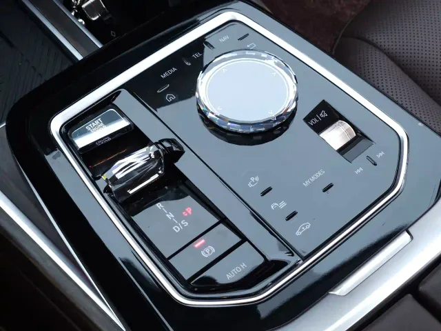 BMW 7 Series — Фото автомобиля 16