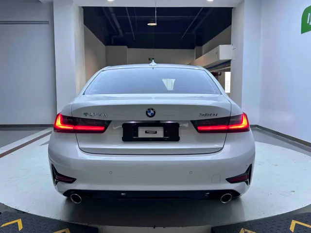 BMW 3 Series — Фото автомобиля 8