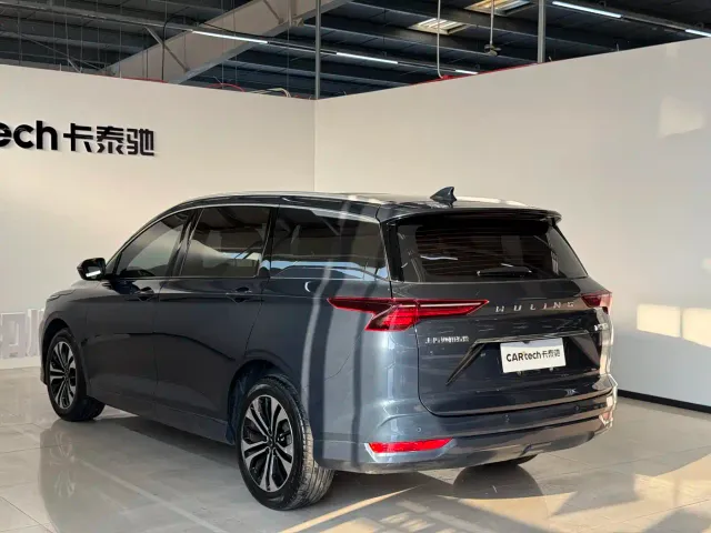 Wuling Victory — Фото автомобиля 7