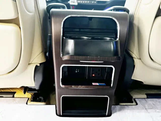Toyota Sienna — Фото автомобиля 11