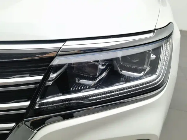 Roewe RX8 — Фото автомобиля 7