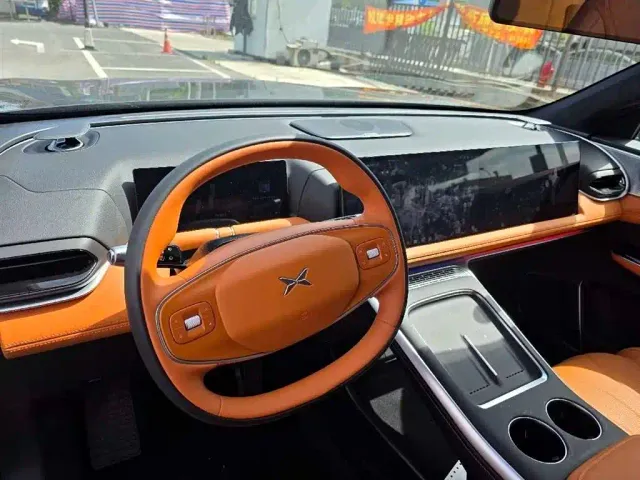 Xpeng G9 — Фото автомобиля 9
