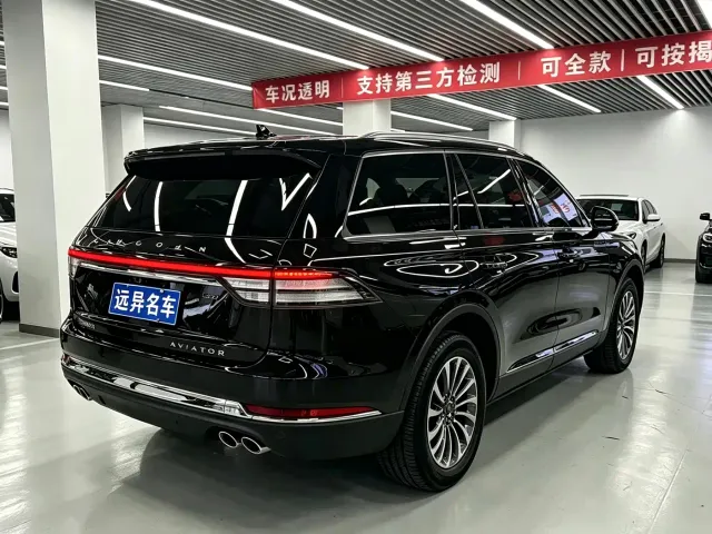 Lincoln Aviator — Фото автомобиля 19