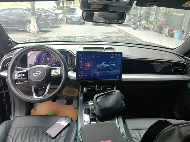 GAC Trumpchi GS8 — Фото автомобиля 9
