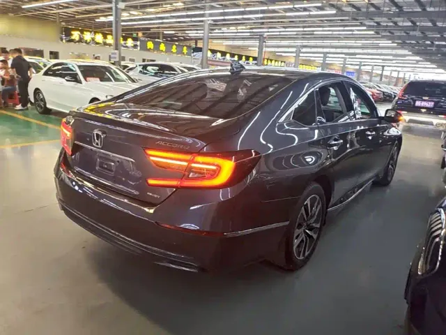 Honda Accord — Фото автомобиля 6