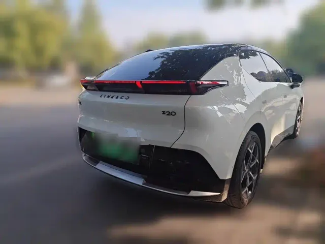 Lynk & Co Z20 — Фото автомобиля 4