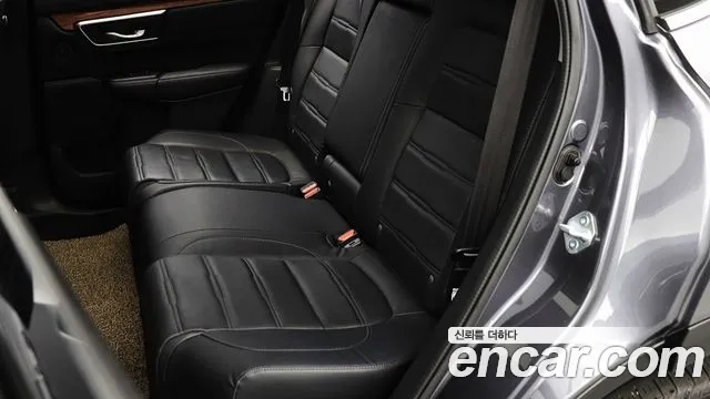 Honda CR-V Generation 5 — Фото автомобиля 9