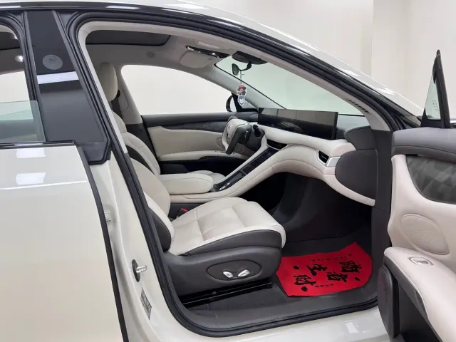 IM Motors LS6 — Фото автомобиля 30