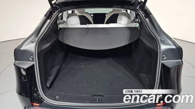 Tesla Model Y — Фото автомобиля 20