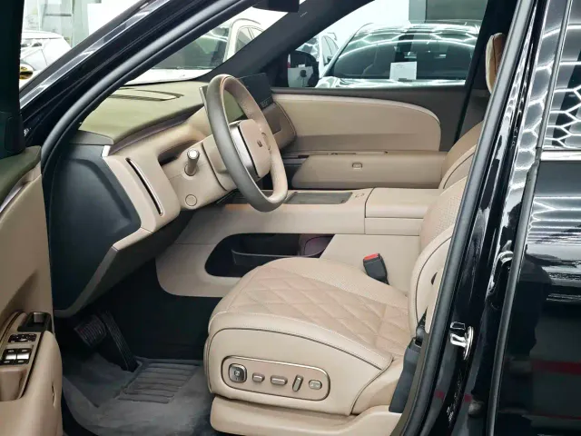 Li Auto L9 — Фото автомобиля 10