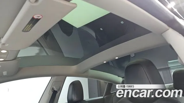 Tesla Model 3 — Фото автомобиля 26