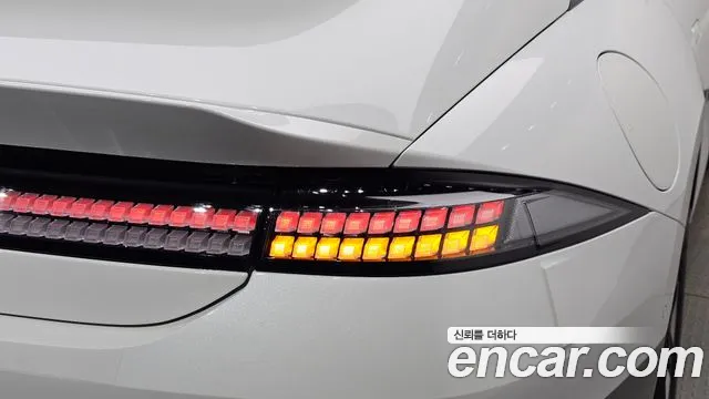 Hyundai Ioniq 6 — Фото автомобиля 22