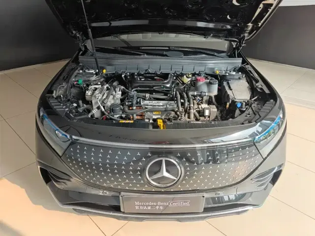 Mercedes-Benz EQB — Фото автомобиля 3