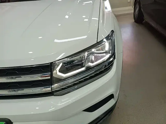 Volkswagen Tharu — Фото автомобиля 23