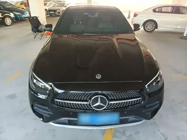 Mercedes-Benz E-Class — Фото автомобиля 2