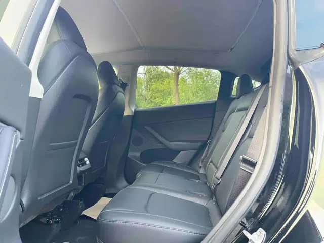 Tesla Model Y — Фото автомобиля 8