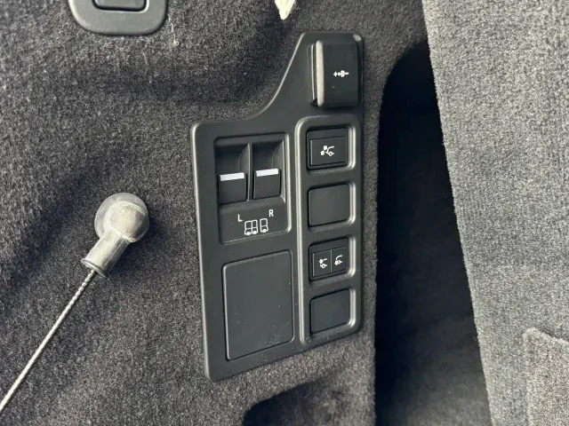Land Rover Discovery — Фото автомобиля 20