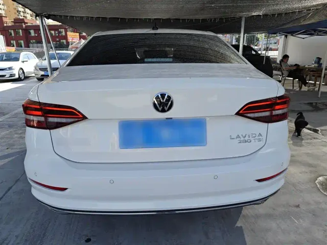 Volkswagen Lavida — Фото автомобиля 5