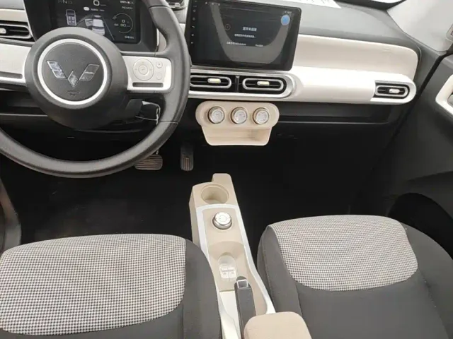 Wuling Hongguang Mini EV — Фото автомобиля 12