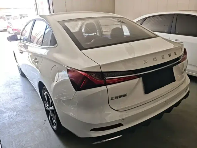Roewe i5 — Фото автомобиля 22