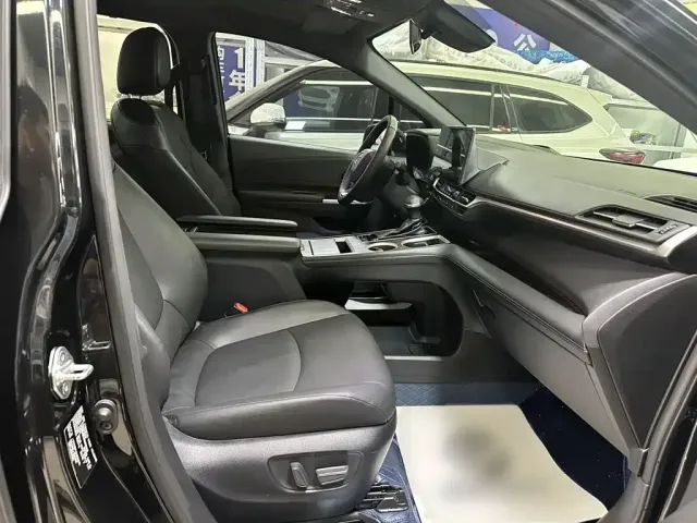 Toyota Granvia — Фото автомобиля 16
