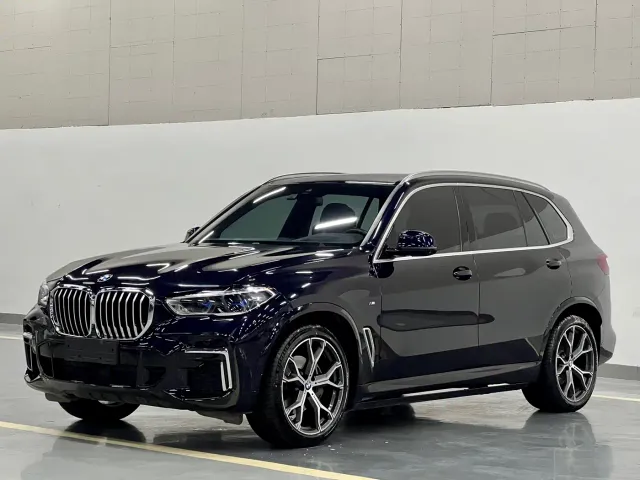 Фотография автомобиля — BMW X5