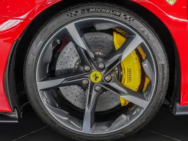 Ferrari SF90 — Фото автомобиля 10