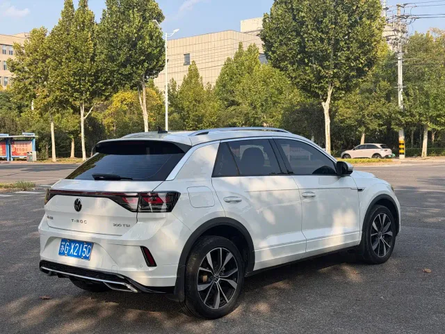 Volkswagen T-Roc — Фото автомобиля 5