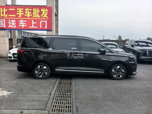 JAC Refine RF8 PHEV — Фото автомобиля 3