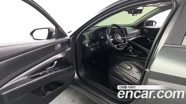 Hyundai AVANTE Новый Avante (CN7) — Фото автомобиля 10