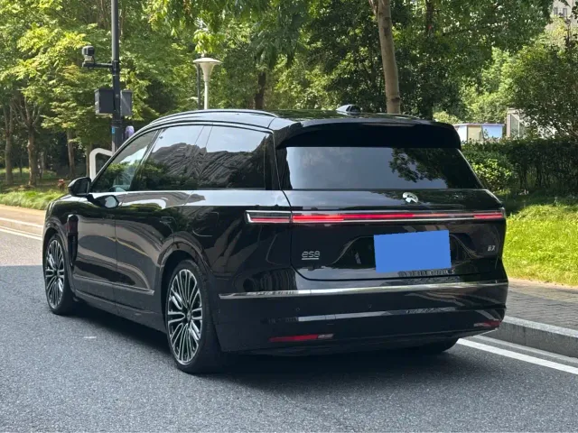 Nio ES8 — Фото автомобиля 16