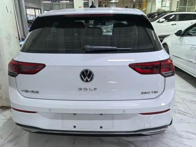Volkswagen Golf — Фото автомобиля 5
