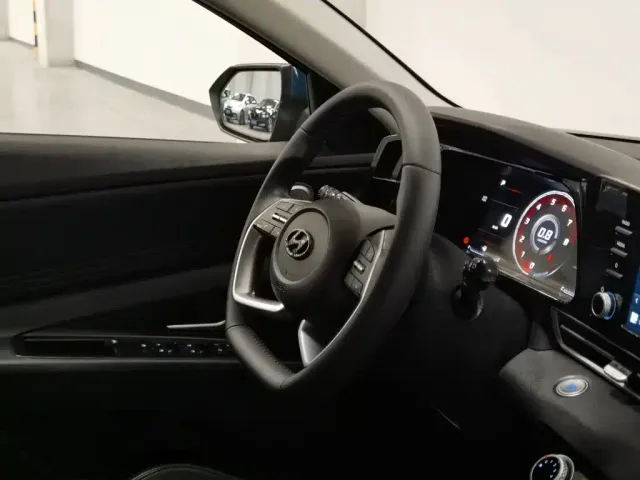 Hyundai Elantra — Фото автомобиля 22