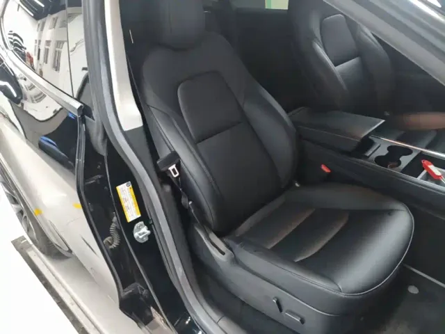 Tesla Model Y — Фото автомобиля 24
