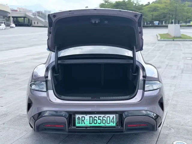 Xiaomi SU7 — Фото автомобиля 10