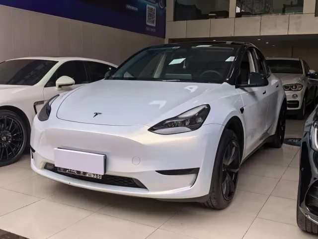Фотография автомобиля — Tesla Model Y
