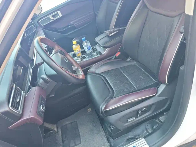 Ford Explorer — Фото автомобиля 7
