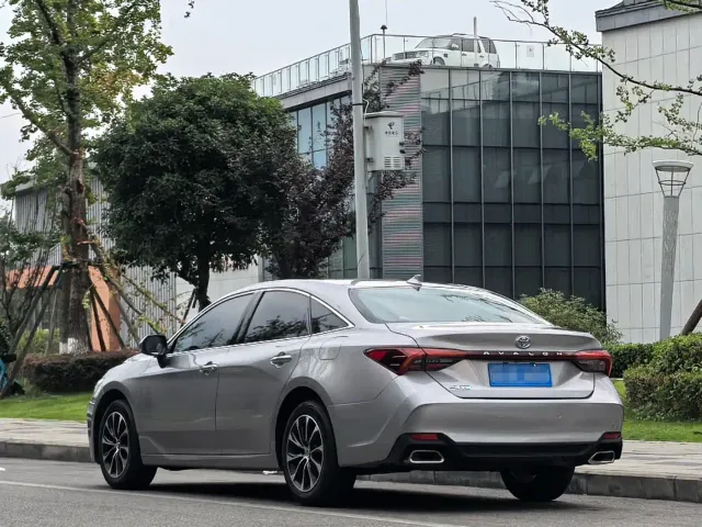 Toyota Avalon — Фото автомобиля 16