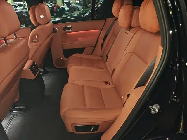 Li Auto L7 — Фото автомобиля 16