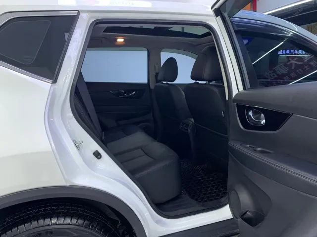Nissan X-Trail — Фото автомобиля 18