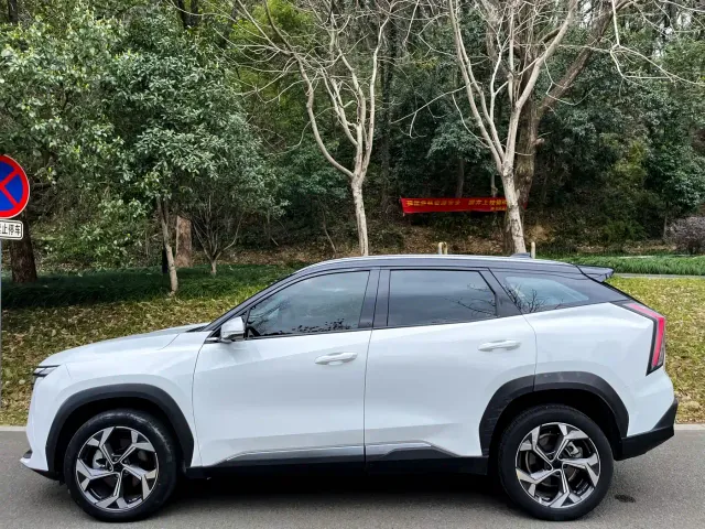Geely Boyue L — Фото автомобиля 4