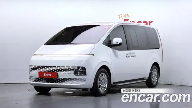 Фотография автомобиля — Hyundai Staria