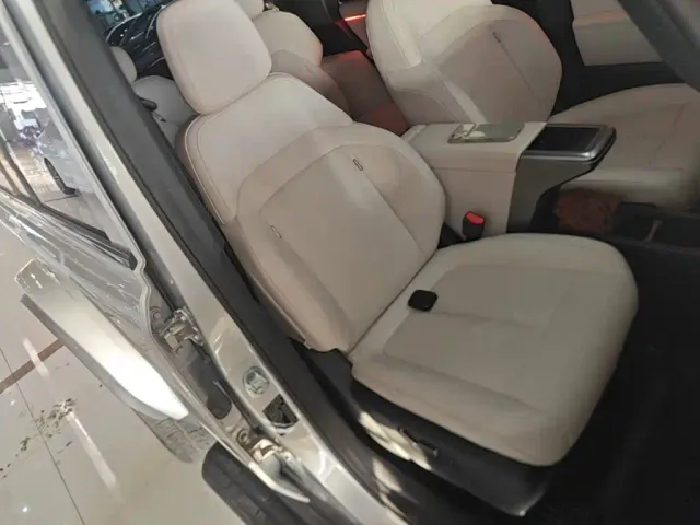 iCAR V23 — Фото автомобиля 24