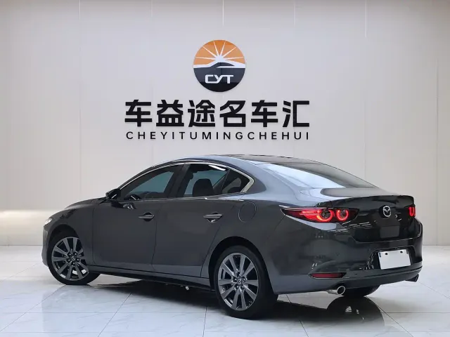 Mazda Axela — Фото автомобиля 5