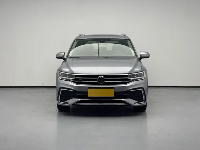 Volkswagen Tiguan L — Фото автомобиля 3